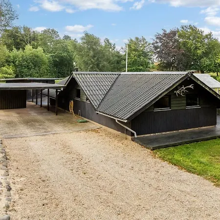 Jantje - 500m To The Fjord By Interhome
